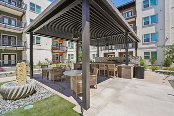 Community bbq & outdoor gathering spaces